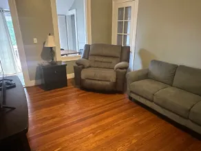 Spacious 2 Bedroom Apartment in old historic home! - Image 2