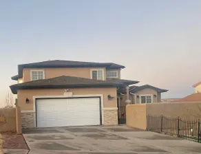 Modern house 5 bedroom in Gallup - Image 2