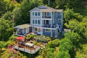 Stunning beachfront getaway! - Image 3