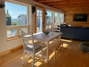 Newly renovated 3BR house w/ stunning ocean views - Image 4