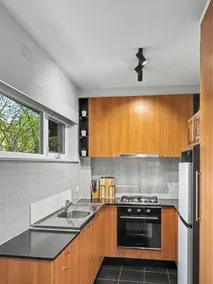 Ground floor one bedroom apartment in South Yarra - Image 5