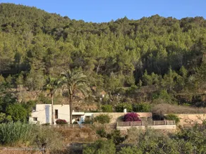 Cottage Can Rotes with garden and barbecue. - Image 3