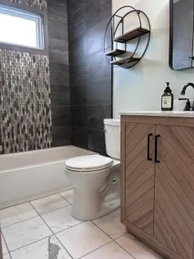 Spacious 2 Bed2 Bath Guest Suite Apt with HOT TUB and EV Charging - Image 2