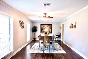 Grove House •Spacious 5BR Retreat •Minutes to TAMU - Image 5