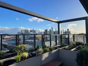 Collingwood Tree-View Apartment - Image 4