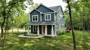 Black Point House: Spacious 4BR lake retreat in Lake Geneva, perfect for family gatherings. - Image 4