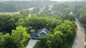 Black Point House: Spacious 4BR lake retreat in Lake Geneva, perfect for family gatherings. - Image 2
