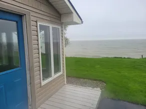 Kenna's Cottage Lakefront 2 bedroom guest house - Image 2