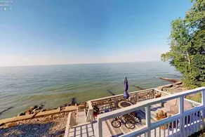 Kenna's Cottage Lakefront 2 bedroom guest house - Image 4