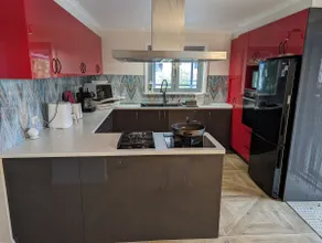Cheerful 3 bedroom coastal home, near the beach - Image 2