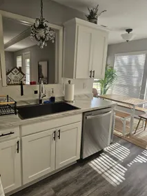 Updated 4BR Near AT&T Stadium • Sleeps 8 - Image 4