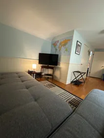 Red Bench Airbnb-East Hill 2 rooms, 3 beds + bath. - Image 4