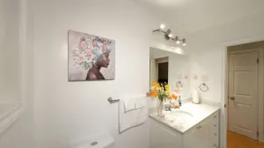 Bright cozy home in Scarborough, Toronto! - Image 5
