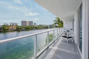 Luxury Vacation Rental Waterfront Condo Bal Harbour Miami Beach - Image 2