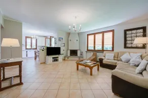 Villa La Dolce Vita: Lake Maggiore 3BR, Fenced Garden, Parking near Beaches - Happy Rentals - Image 4