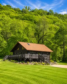 CottonwoodLodge: Curated Driftless Retreat - Image 3