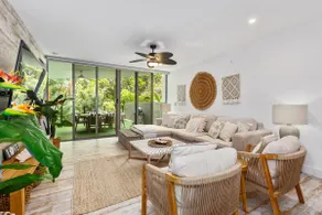 Immaculate 3 Bedroom Apartment with Plunge Pool - Image 4