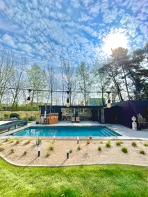 Studio/pool house. Hot tub, sauna, pool. - Image 2