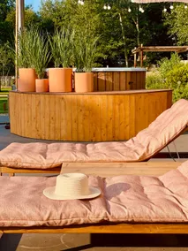 Studio/pool house. Hot tub, sauna, pool. - Image 3