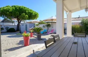 Beautiful family house with a large terrace - Image 2