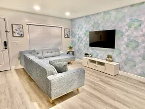 Beautiful Remodeled 4 Bedroom House - Image 3