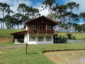 Cozy house surrounded by nature - Image 2