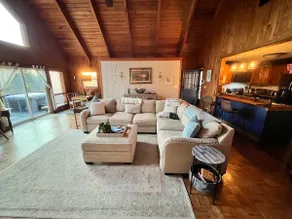 Mountain Cabin-Hot Tub, 1/4 mile off BR Parkway - Image 4