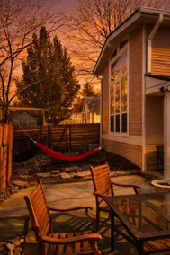Urban Oasis w/ Hot Tub - Cozy Stylish Loft - Image 3