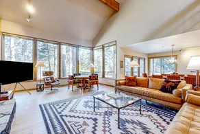 Mountain-view ranch house with fireplace, W&D, cen - Image 2