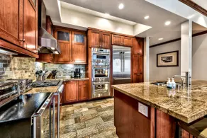 Lakefront Villa w/ luxury ammenities near Heavenly | SS5 - Image 5