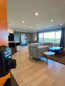 Breathtaking View 3BR House with Laundry & Parking - Image 2