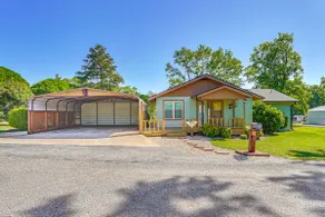 Kayaks & Boat Dock: Waterfront Home in Grove - Image 2