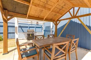 Walk to Beach: Family Home w/ Patio in Galveston - Image 2