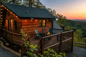 Modernes A-Frame-Haus auf einem Berggipfel | Weingüter, Aussicht, See - Image 2