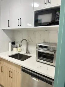 1 BR 2 Queens, Massage Chair, Parking - Sleeps 6! - Image 4