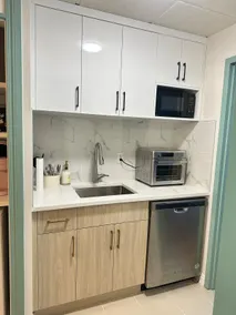 1 BR 2 Queens, Massage Chair, Parking - Sleeps 6! - Image 5