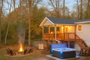 Beacon Beauty 4/2, Hot Tub,Pool,Wifi,1.5m to Town - Image 2