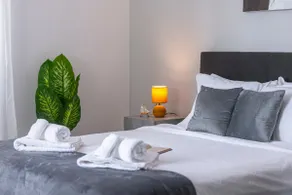 New Luxury Apartment with tarrace, 2min. OldTown - Image 5