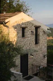 Traditional Pink House - Image 3