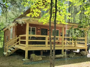The Dogwood Cabin, cozy 3 bedroom, 1 -1/2 bath - Image 3