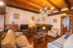 Spacious country house in the heart of the Ulzama Valley - Image 4