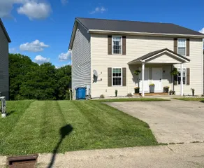 Clean 3 bedroom, 2.5 bathroom townhouse within minutes of the Ark Encounter! - Image 3