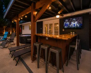 Poolside Oasis 13 Beds SPA Bar Family Fun Peaceful - Image 2