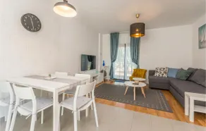 2 bedroom beach front apartment in Sukosan - Image 5