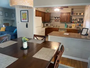 Charming 3 Bedroom Home with Spacious Deck & Boat Parking, near Elk Creek - Image 4