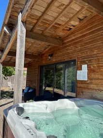 Fougère Cottage with Jacuzzi - Image 3