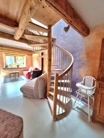 Panoramic eco-lodge, nearby body of water - Image 5
