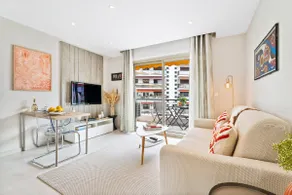 Downtown Cannes Modern 1-Br Apartment - Image 4