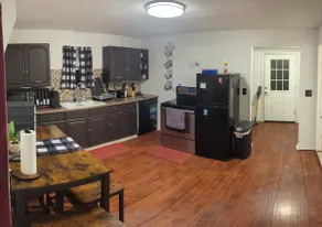 Raven's Nook-Near Downtown SGF/RT 66/MSU - Image 5