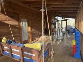Gemütliche Hütte mit Steg, riesiger, mit Fliegengittern versehener Veranda, Feuerstelle, schnellem WLAN und Haustierfreundlichkeit - Image 5